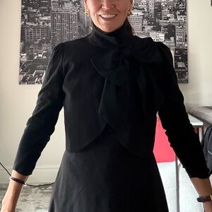 Alice & Olivia Elegant Black Bowed Cropped blazer